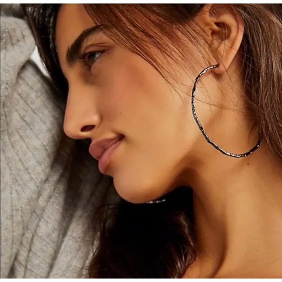 Free People Jewelry - Free People Wandering Hoops
